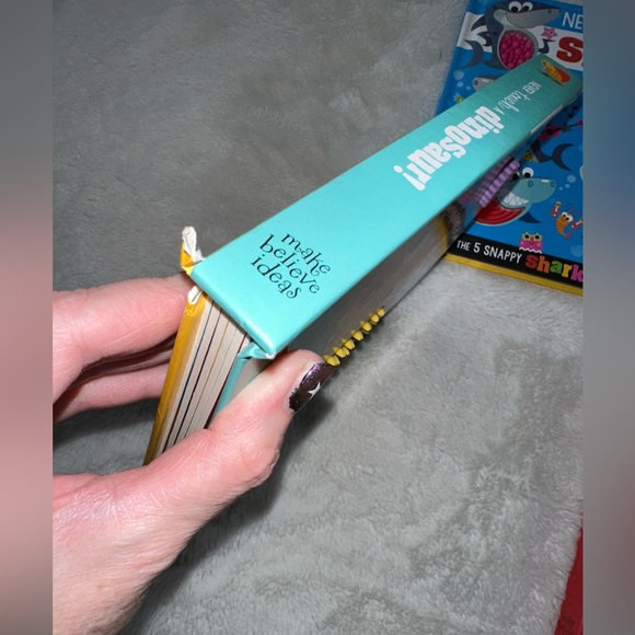 Book Bundle - Picture 5 of 13